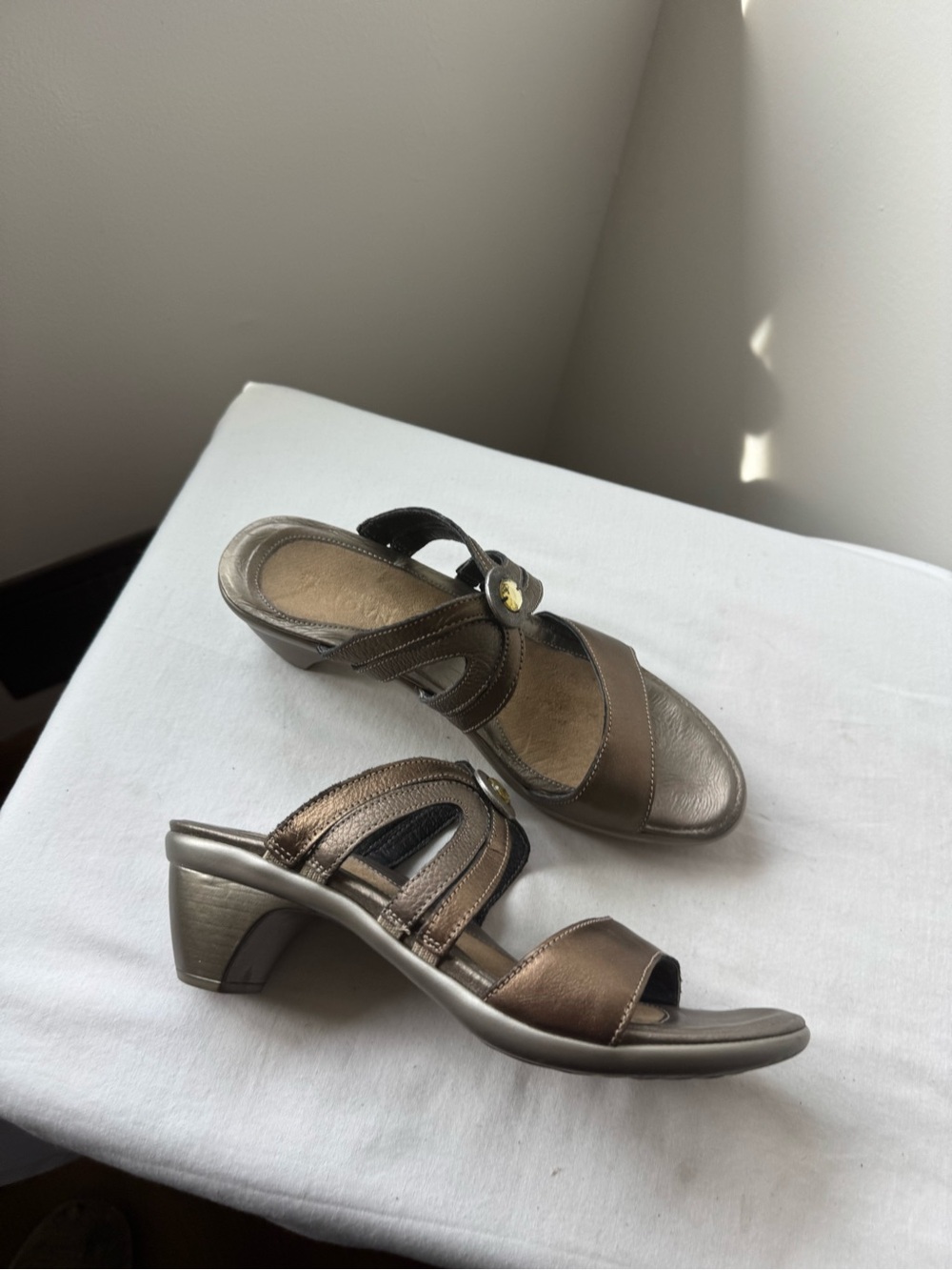 Naot Metallic Bronze Leather Comfort Sandals Size 39 USA 8.5-9